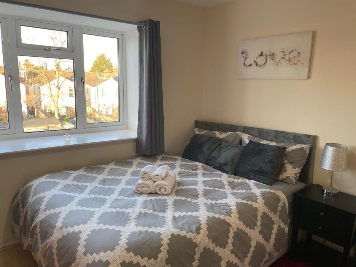 Nnk Air Bnb Enfield Exterior foto